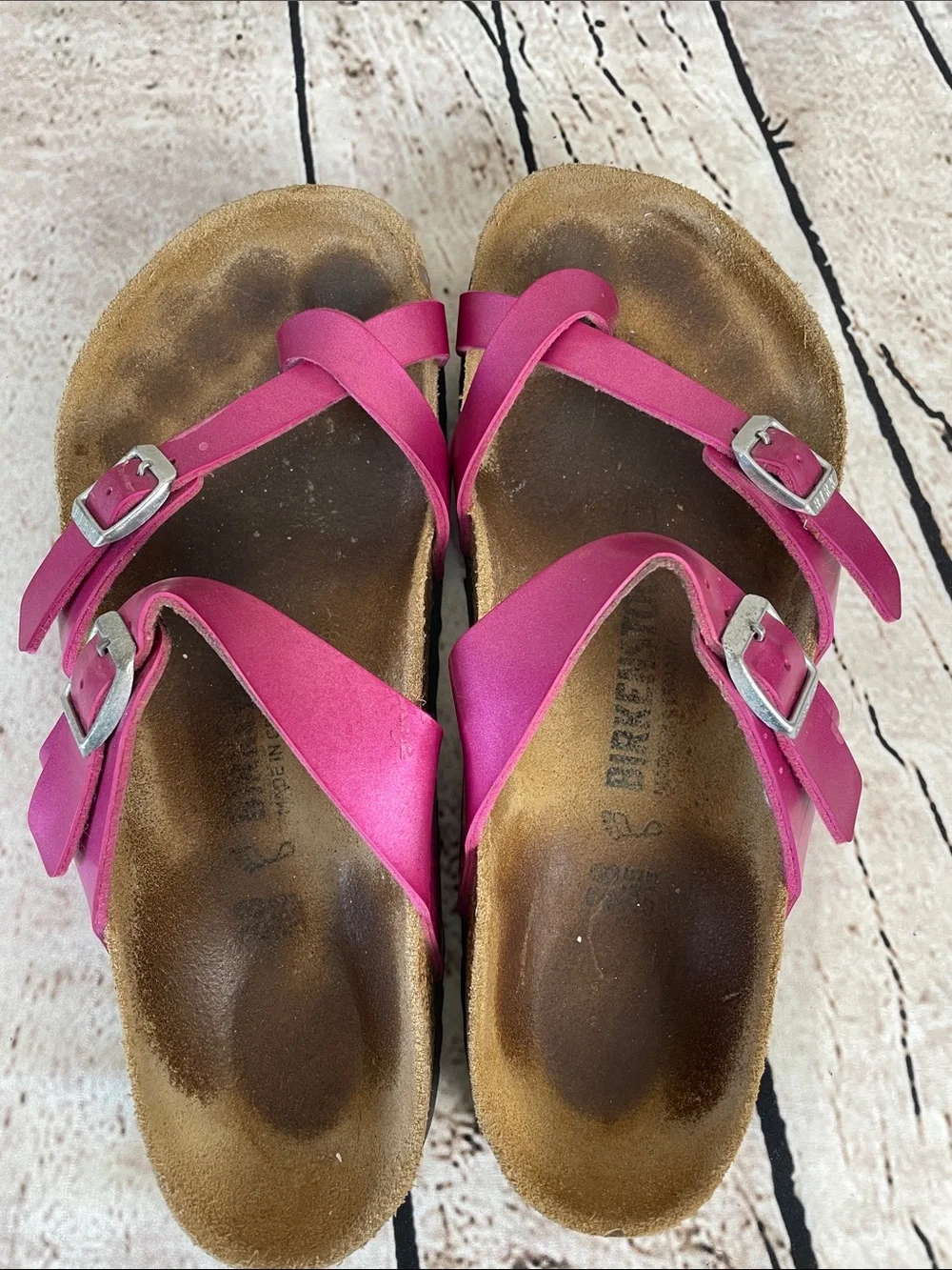 Birkenstock Mayari Women’s 7-7.5 Slip -On Metallic Pink Buckle Strap Sandals